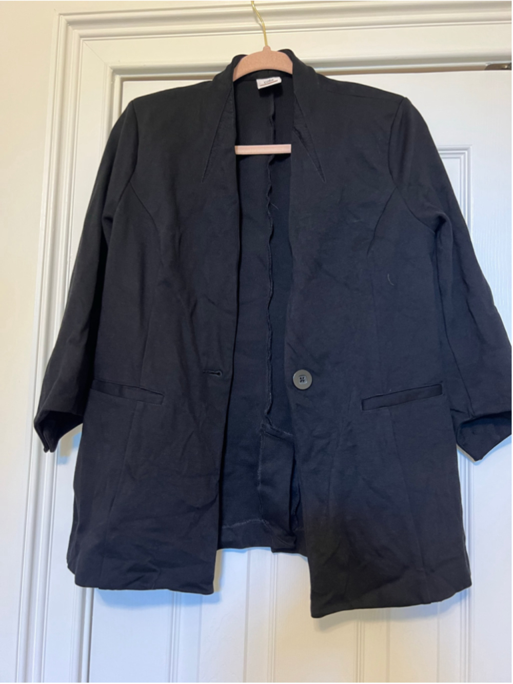 Women's Cabi Black Blazer Jacket Pointed Sleeves Size 4 minimalist, workwear